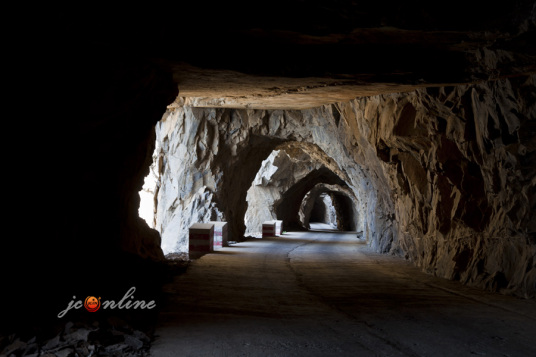 太行山锡崖沟挂壁公路