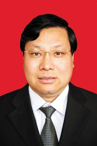 杨洪（宁夏回族自治区人大常委会原副秘书长）