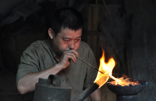 邹建明（工艺美术大师）