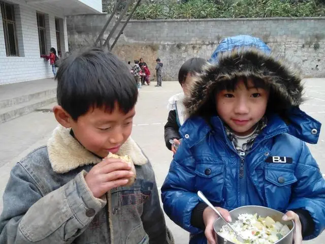 小学开学三天了，家长竟发现没有老师上课，是什么原因导致没有老师的？