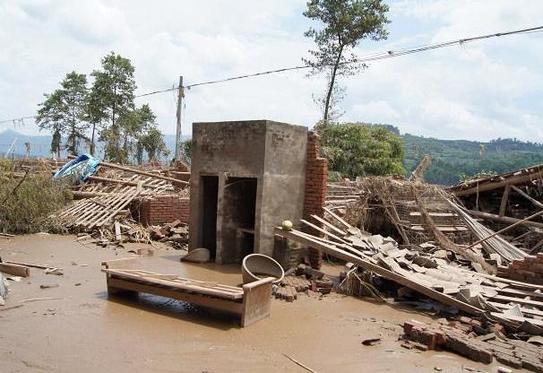 大兴安岭大雨不断，洪水淹没养殖场三百头猪水中奔跑，当地展开了哪些举措？