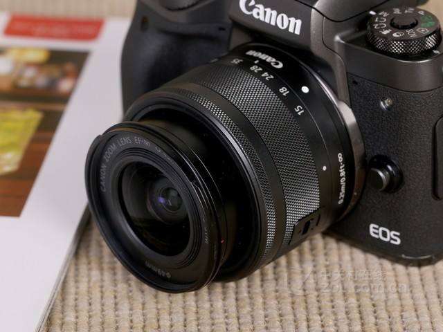 canon eos 70d 最大光圈是多少？怎样设置？