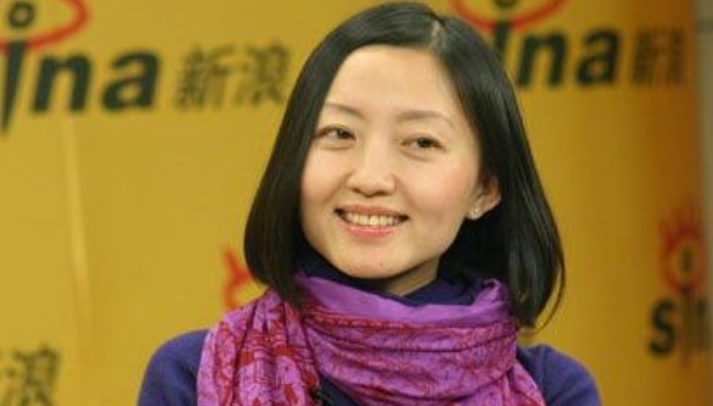 知名央视女主播柴静恋上作家冯唐，多位男人为她离婚，她是如何高开低走的？