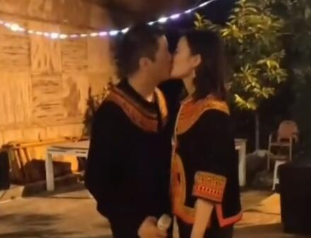 海哈金喜婚后首晒照，娇羞扑进李亚鹏怀抱，他们之间的感情有多好？