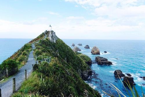 所爱隔山海，山海通乙开乱亦可平，什么意思